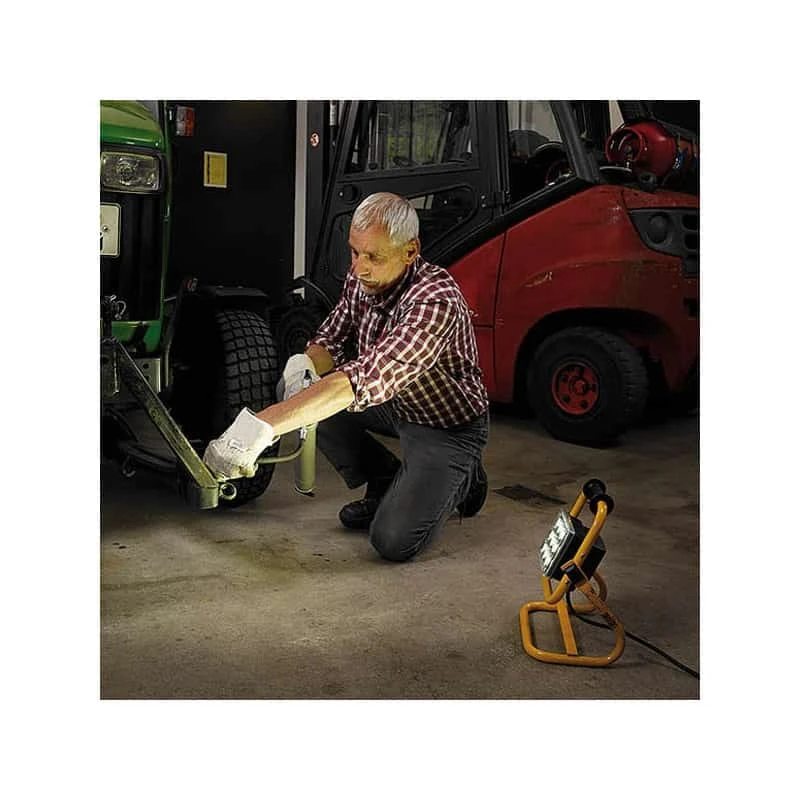 BRENNENSTUHL Projecteur Portable LED IP55 ML903 9x3W - 1178670 2 BRENNENSTUHL Projecteur Portable LED IP55 ML903 9x3W - 1178670 – Image 2