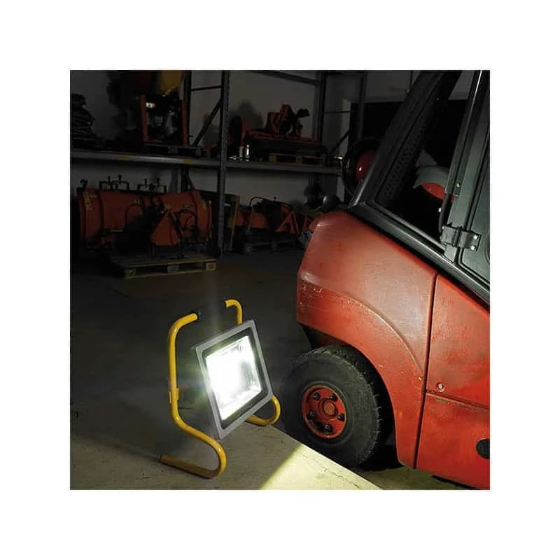 BRENNENSTUHL Projecteur Portable LED IP65 Chip 50W - 1171600123 2 BRENNENSTUHL Projecteur Portable LED IP65 Chip 50W - 1171600123 â Image 2