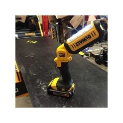 DEWALT Lampe LED Faisceau Large 18V XR - DCL050-XJ -BESSEY shop dewalt lampe led faisceau large 18v xr dcl050 xj 4