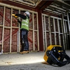 DEWALT Projecteur De Chantier Compact 12 18 54 V XR Solo - DCL077-XJ -BESSEY shop dewalt projecteur de chantier compact 12 18 54 v xr solo dcl077 xj 5