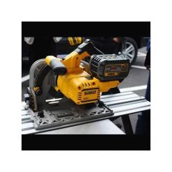 DEWALT Scie Circulaire Plongeante 54V 2Ah XR FLEXVOLT - DCS520T2 -BESSEY shop dewalt scie circulaire plongeante 54v 2ah xr flexvolt dcs520t2 3