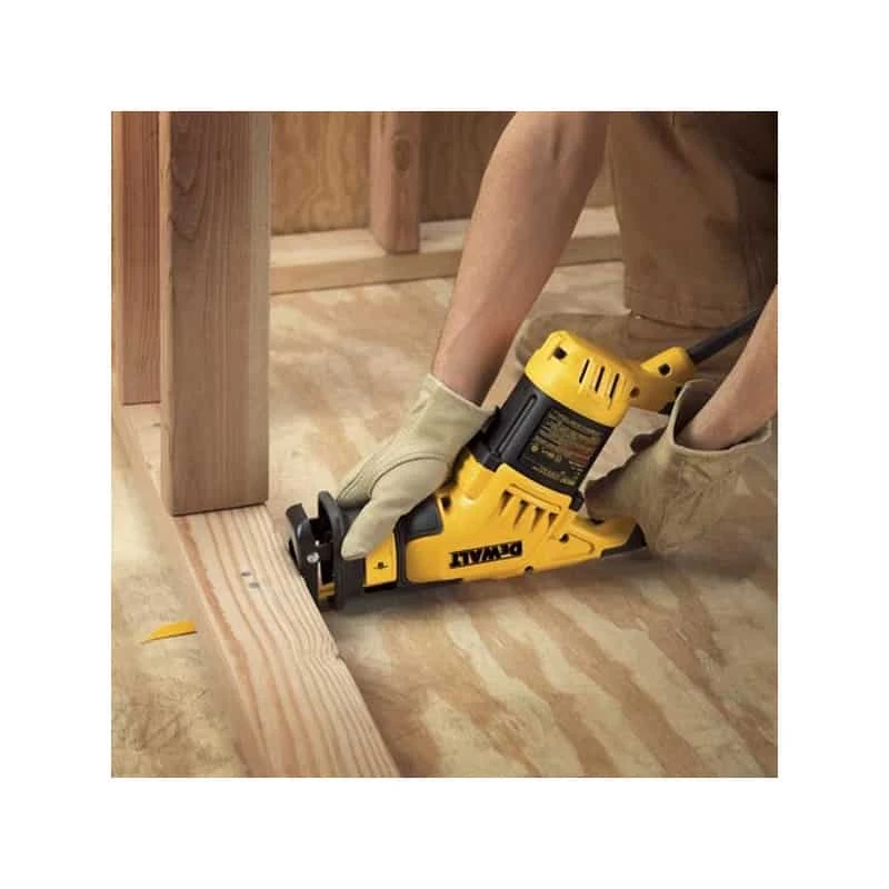 DEWALT Scie Sabre Compacte 29 Mm 1050 W - DWE357K 5 DEWALT Scie Sabre Compacte 29 Mm 1050 W - DWE357K – Image 5