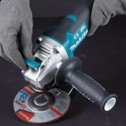 MAKITA Meuleuse 125mm 18V 2x5Ah - DGA519RTJ1 -BESSEY shop makita meuleuse 125mm 18v 2x5ah dga519rtj1 4
