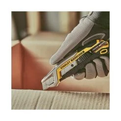 STANLEY Cutter 18mm Quick Snap FatMax Bouton Poussoir - FMHT10594-0 -BESSEY shop stanley cutter 18mm quick snap fatmax bouton poussoir fmht10594 0 2