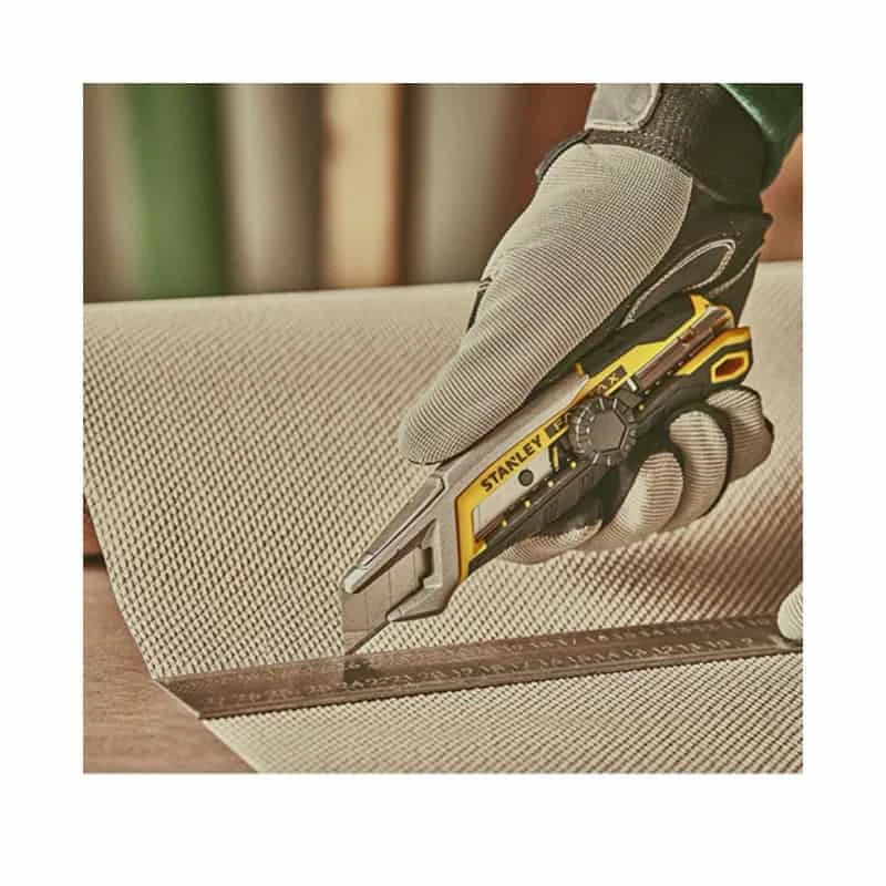 STANLEY Cutter 18mm Quick Snap FatMax Molette Crantée - FMHT10592-0 4 STANLEY Cutter 18mm Quick Snap FatMax Molette Crantée - FMHT10592-0 – Image 4