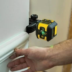STANLEY Niveau Laser Croix Cubix Vert + équerrage CROSS90 - STHT77592-1 -BESSEY shop stanley niveau laser croix cubix vert equerrage cross90 stht77592 1 5
