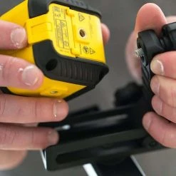 STANLEY Niveau Laser Croix Cubix Vert - STHT77499-1 -BESSEY shop stanley niveau laser croix cubix vert stht77499 1 4